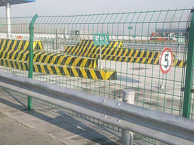 高速公路護(hù)欄網(wǎng)如何養(yǎng)護(hù)？